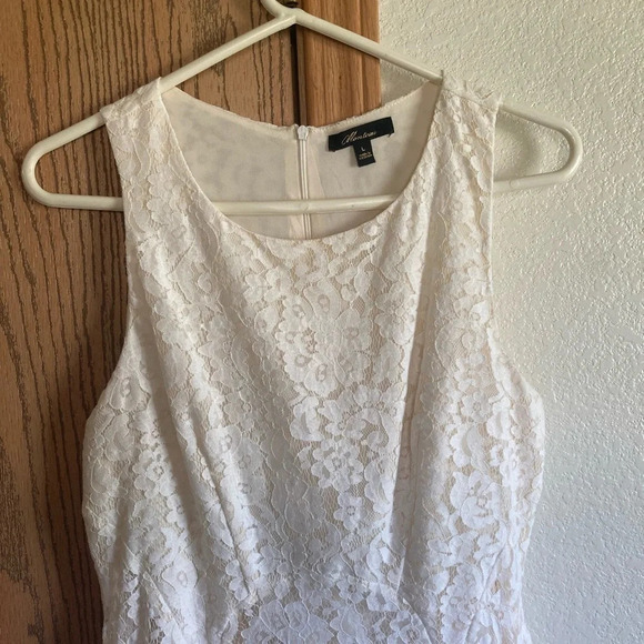 Ivory Lace Dress - Picture 3 of 8